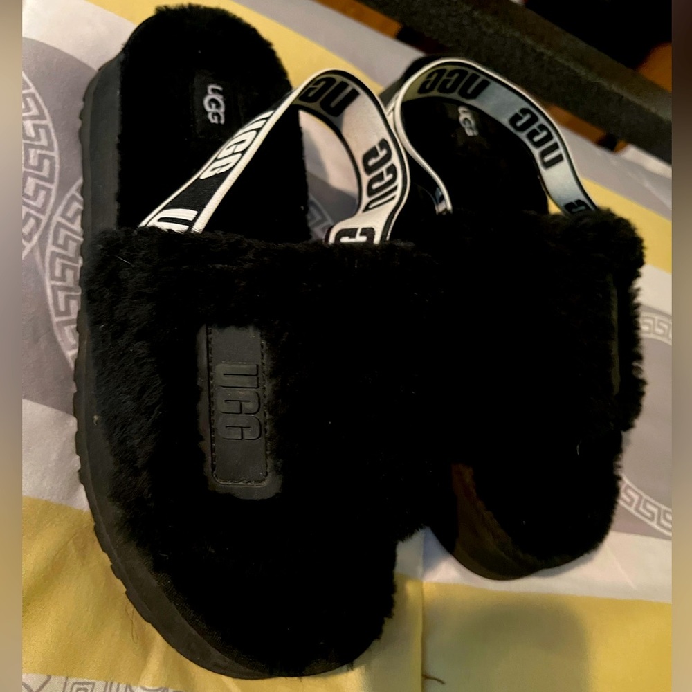 Ugg Platform Fluff slides